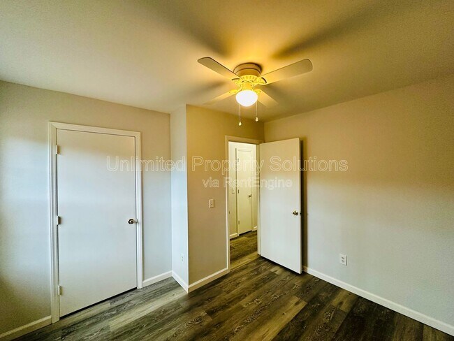 Building Photo - 420 Rose Ave