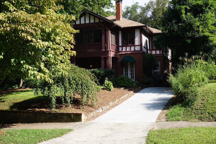 Building Photo - 1212 Virginia Ave. NE