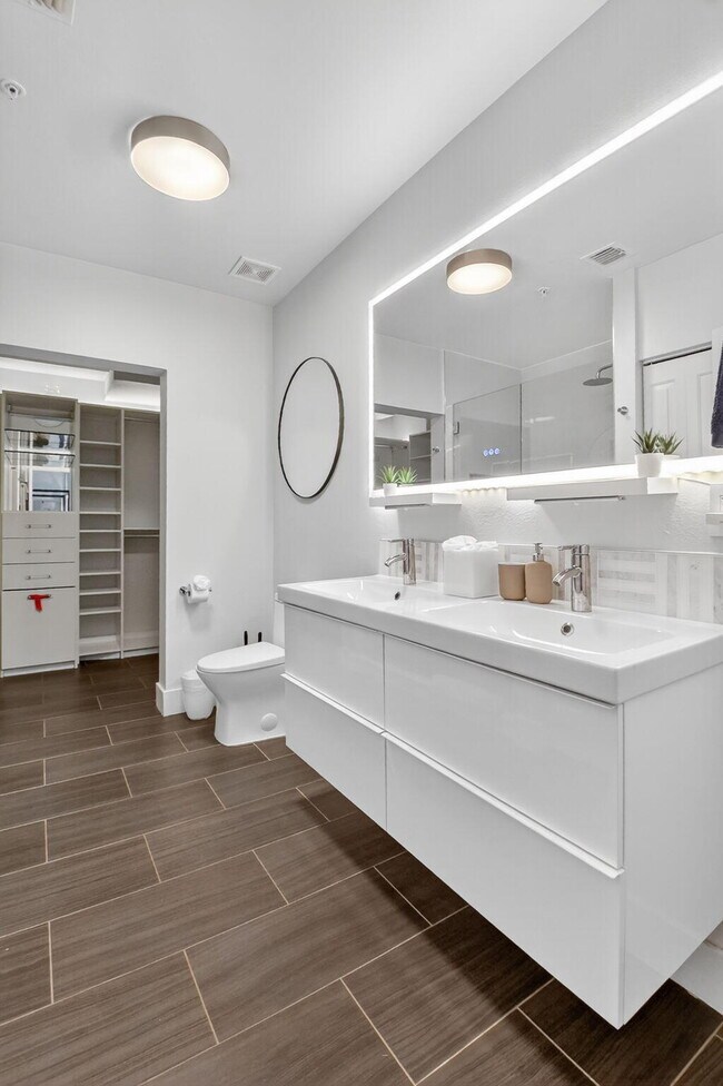 Building Photo - 600 S Dixie Hwy