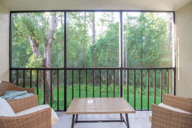 Building Photo - Beautiful 2 spacious bedrooms and 2 full bathrooms, including a primary suite with a walk-in clos...