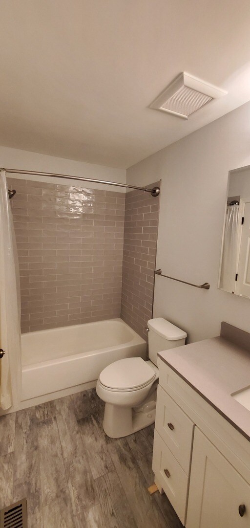 Building Photo - 2629 College Hill Cir