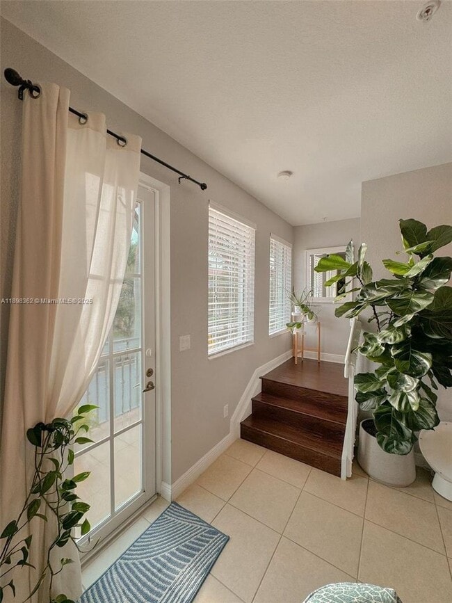 Building Photo - 1006 SW 147th Ave