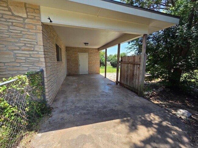 Building Photo - 333 W Nimitz St