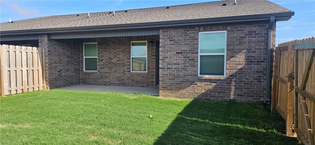 Building Photo - 519 NW 69th Ave