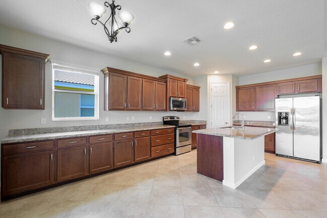 Building Photo - 11263 SW Barton Way