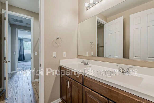 Building Photo - 25930 N Langley Dr