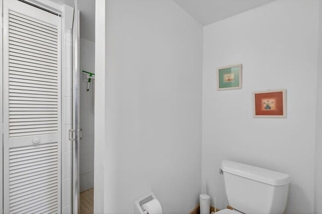 Building Photo - 7410 S Ocean Dr