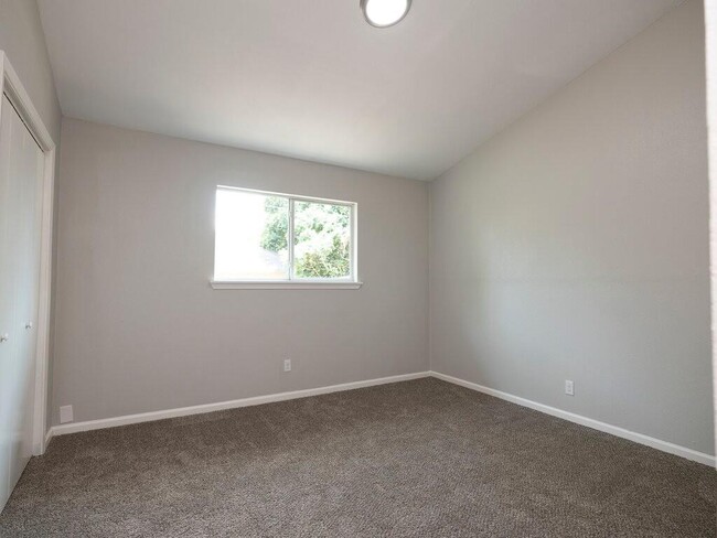 Building Photo - 2526 Glen Springs Way