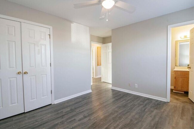 Building Photo - 1808 Harbor Dr