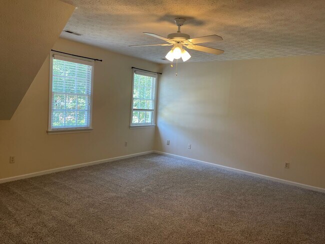 Building Photo - 403 Coach Hovis Dr