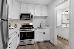 Building Photo - Reseda Apartments