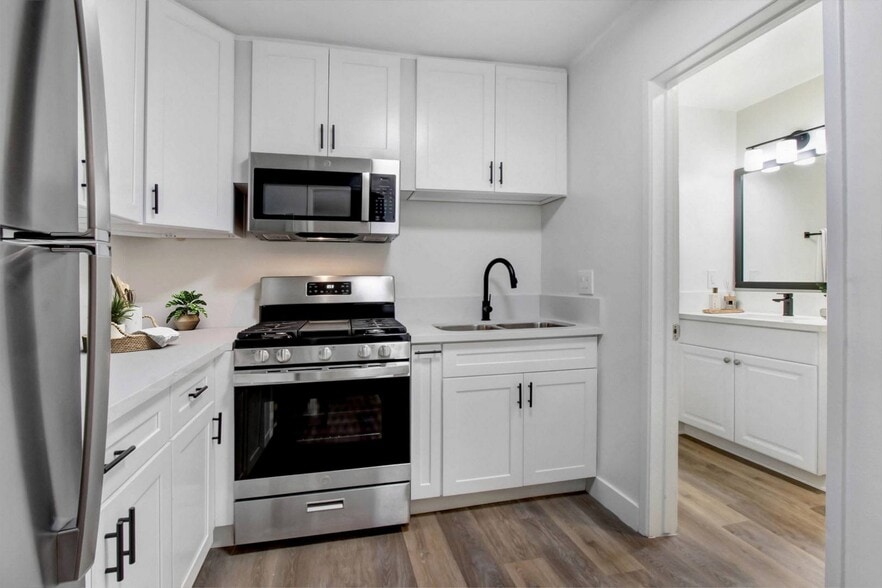 Primary Photo - Reseda Apartments