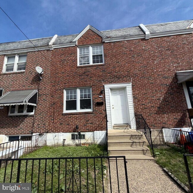 Building Photo - 1709 S 29th St