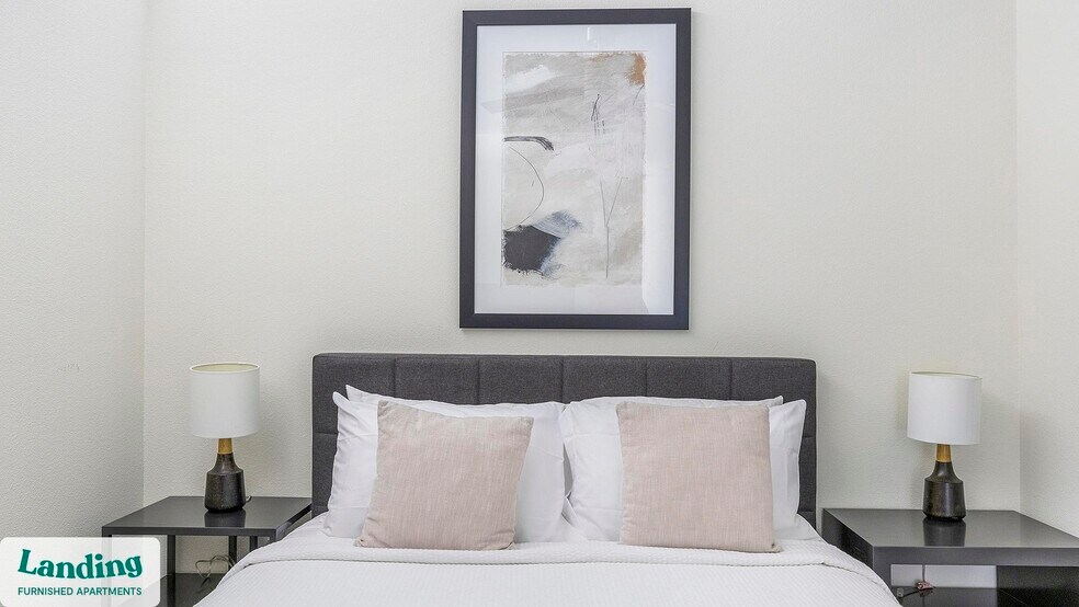 Building Photo - 3383 Cedarplaza Ln