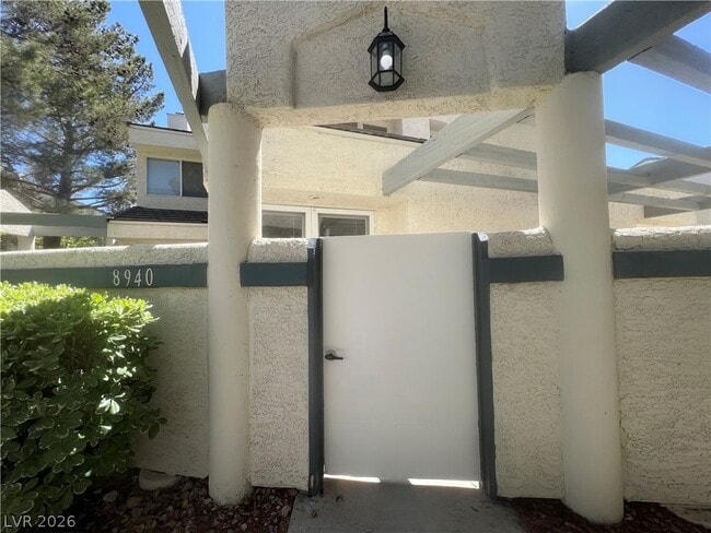 Building Photo - 8940 Clairton Ct