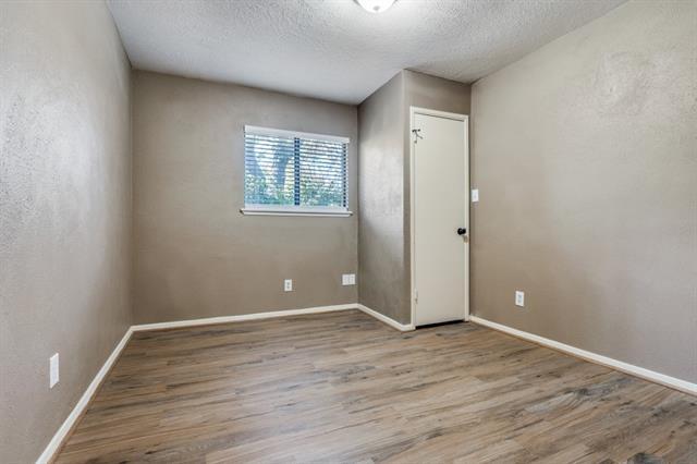 Building Photo - 801 Wood Glen