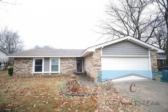 Building Photo - 3 Bedroom 2 Bath Home in Beautiful Neighborhood! A must see!!