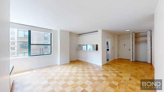 Primary Photo - 247 W 87th St