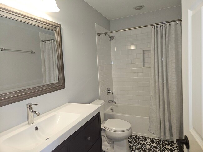 Building Photo - 0N312 Dooley Dr