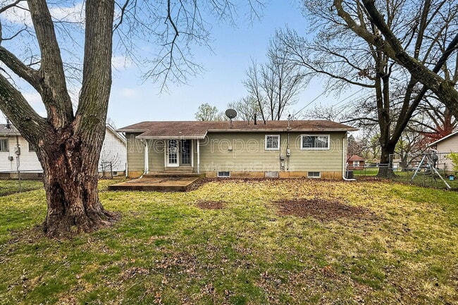 Building Photo - 1165 Lees Ln