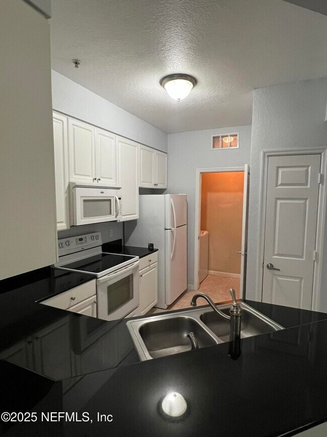 Building Photo - 5617 Bowden Rd