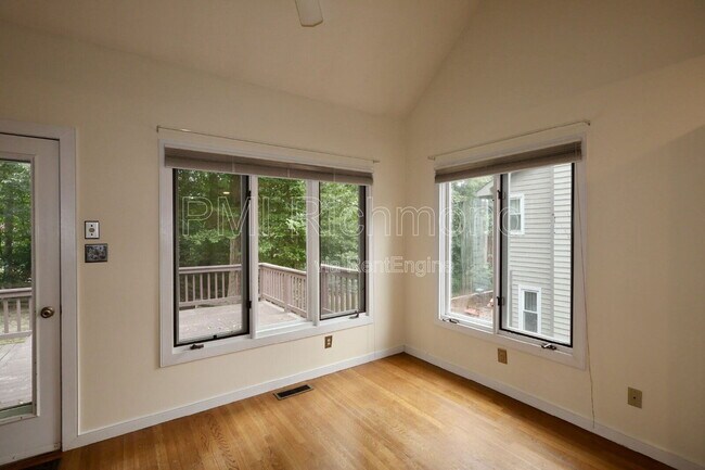 Building Photo - 11418 Hardwood Dr