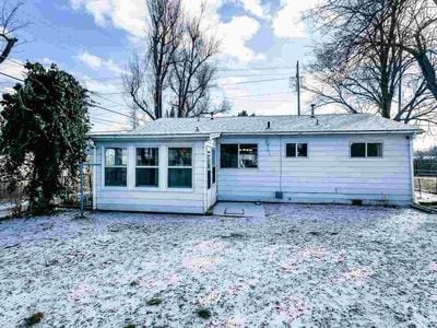 Building Photo - Unique 2 bedroom, 1 bathroom house!