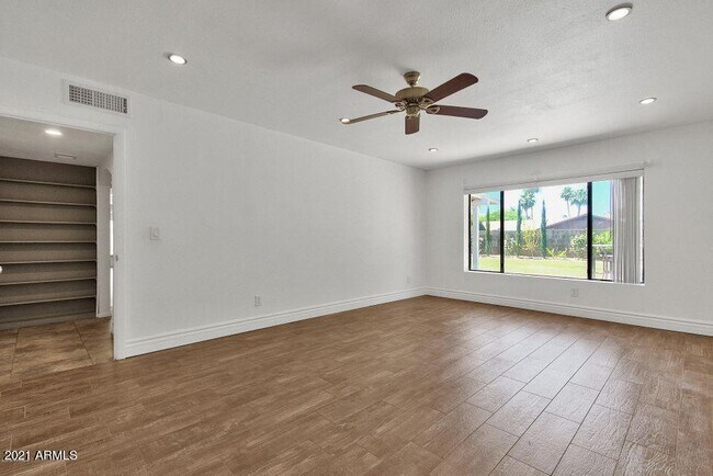 Building Photo - 6711 E Aire Libre Ln