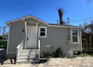 Building Photo - 3402 Chickering St