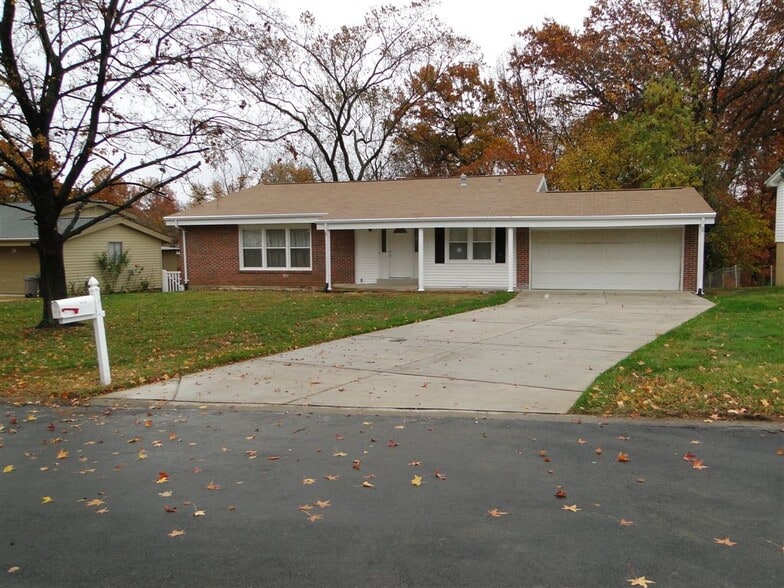 Building Photo - 6930 Birdie Ln