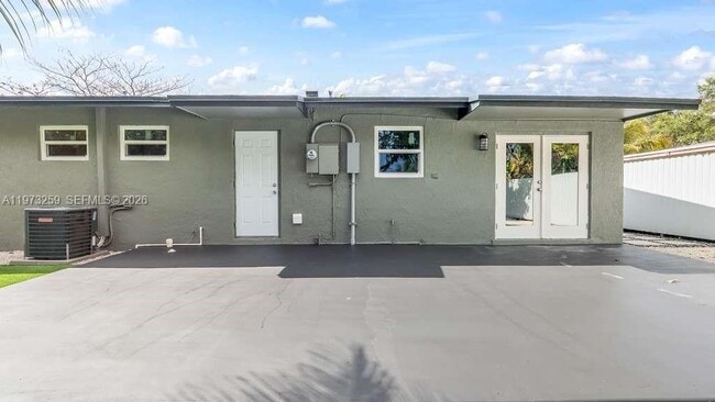 Building Photo - 630 SW 28th Dr