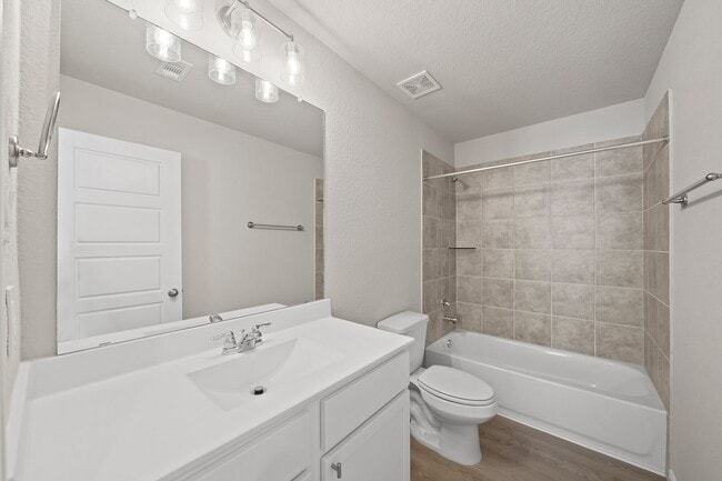 Building Photo - 831 Oakland Dr