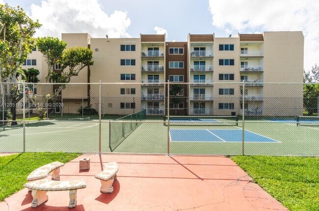 Building Photo - 6950 Miami Gardens Dr