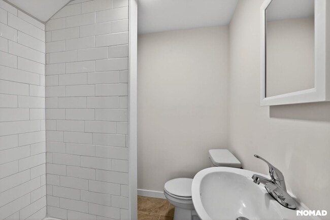 Building Photo - 329 S 2nd St