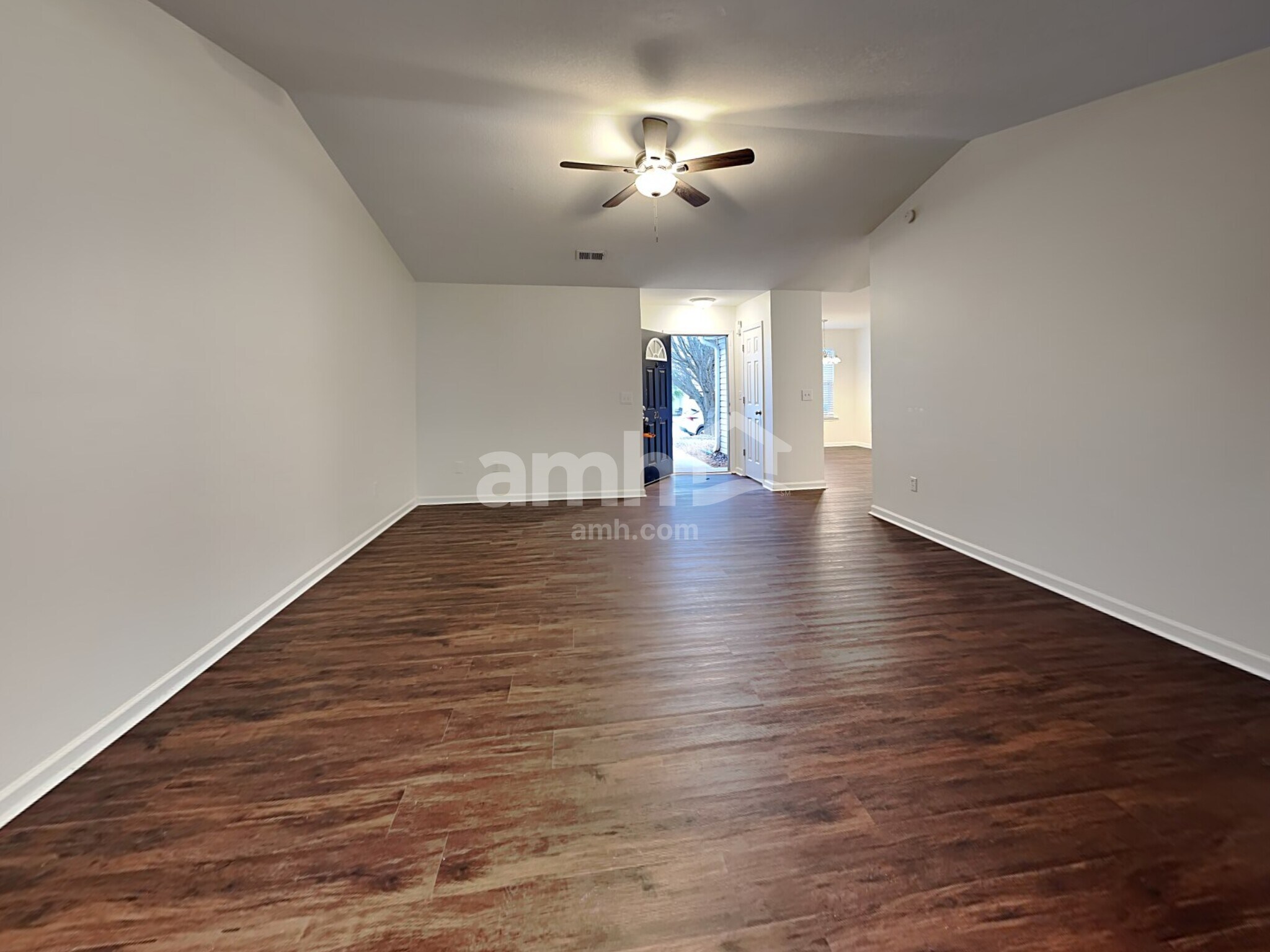 Building Photo - 200 Kingscreek Dr