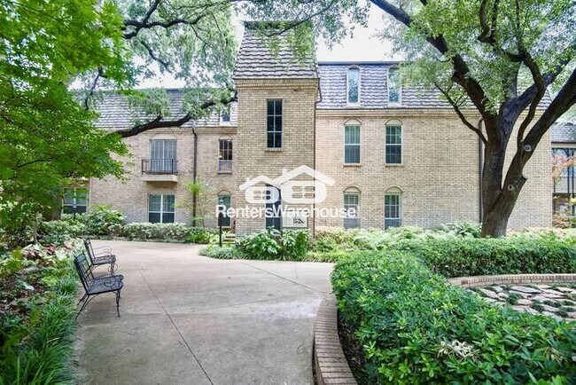 Building Photo - Coming soon!! showings Start 6/13..... Ful...