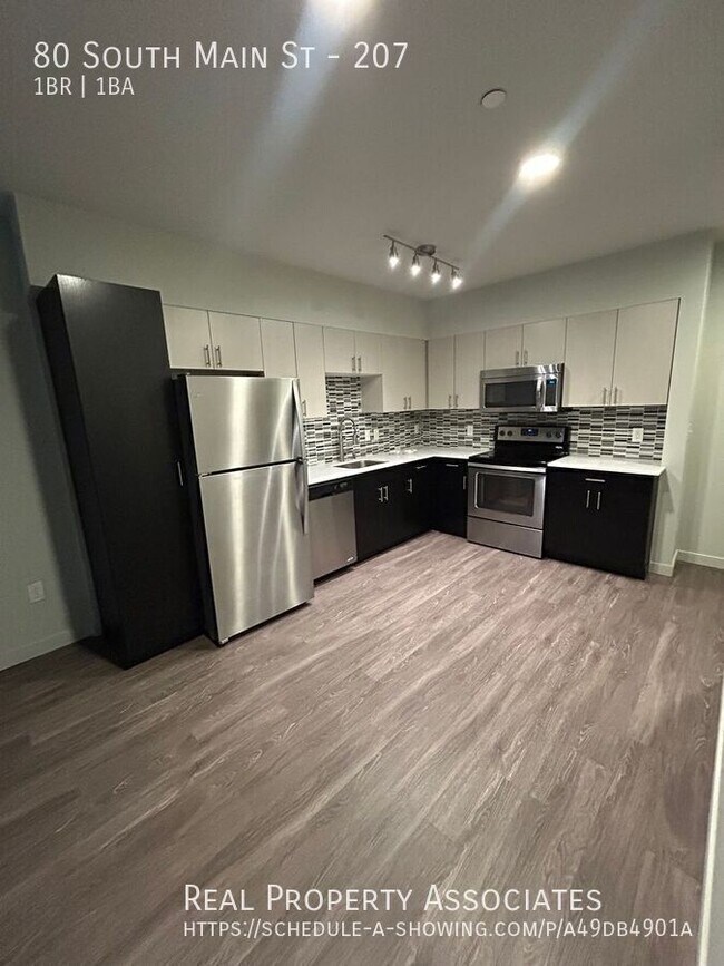 Building Photo - 80 South Main St