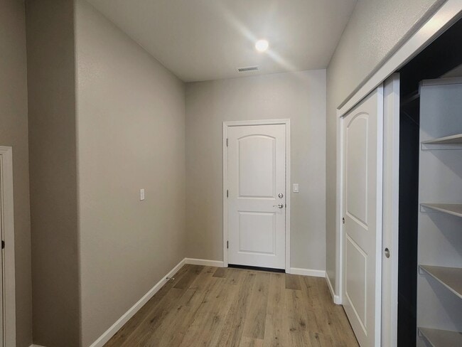 Building Photo - New Townhome in Minden for Rent