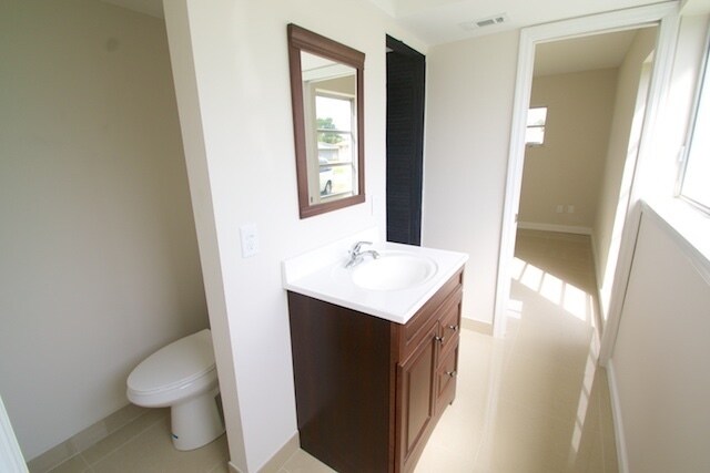 Building Photo - Beautiful & Modernized 3 Bed/3 Bath Pool Home For Rent in PSL!
