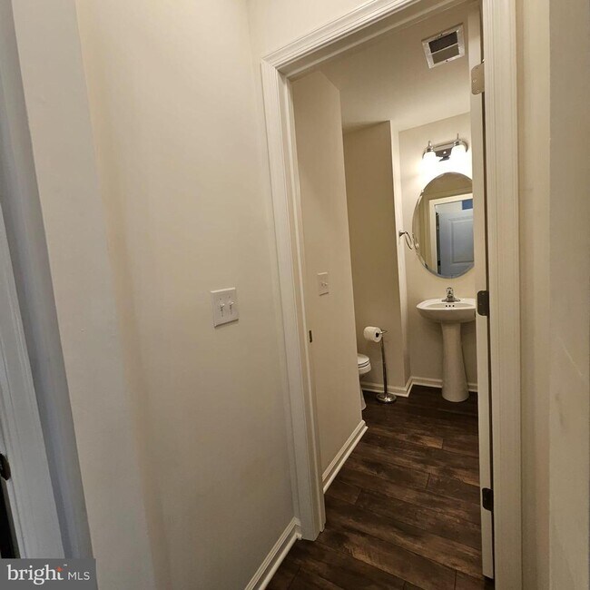 Building Photo - 76 Kramer Ct