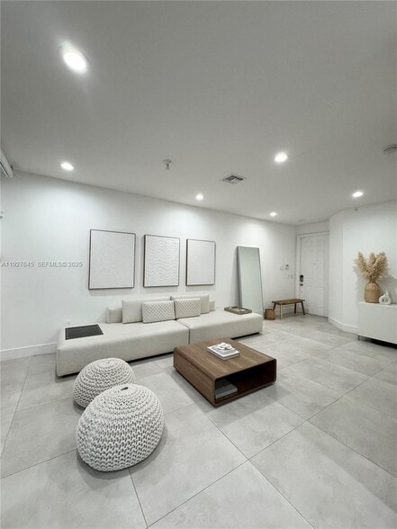 Building Photo - 13017 Riverwalk Cir S