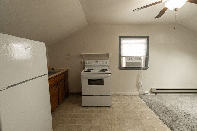 Building Photo - 1105 Hamilton Way