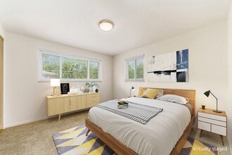 Building Photo - 873 N Meadows Ct