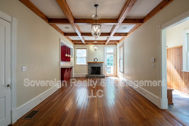 Building Photo - 765 Woodland Ave SE