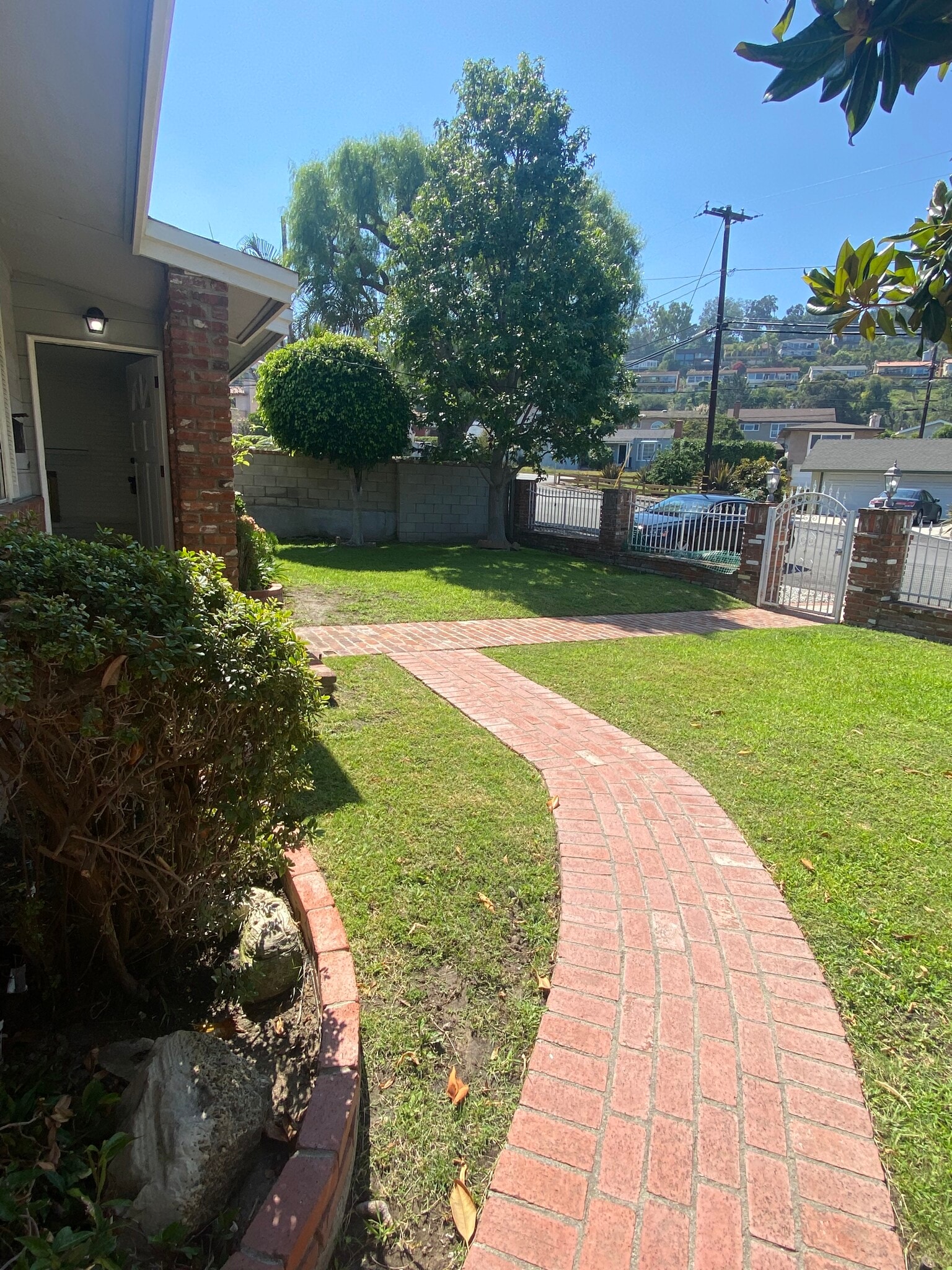 Front Walkway/ Yard - 24260 Ocean Ave