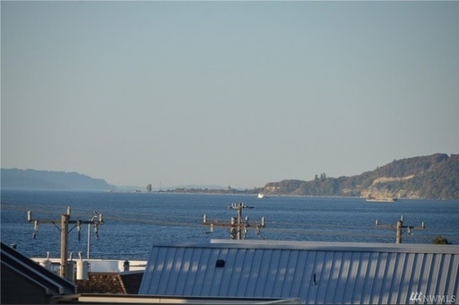 Building Photo - Modern and Stylish Home in Alki Beach Neig...