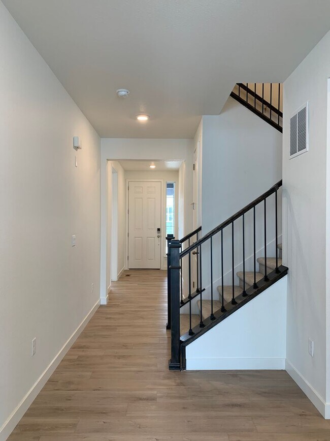 Building Photo - 8099 Mount Kataka St