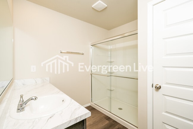 Building Photo - 1118 Raven Dr