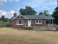 Building Photo - 2 Bed, 1 Bath House