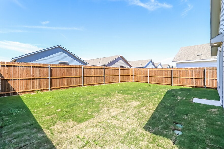 Building Photo - 1239 Maple St